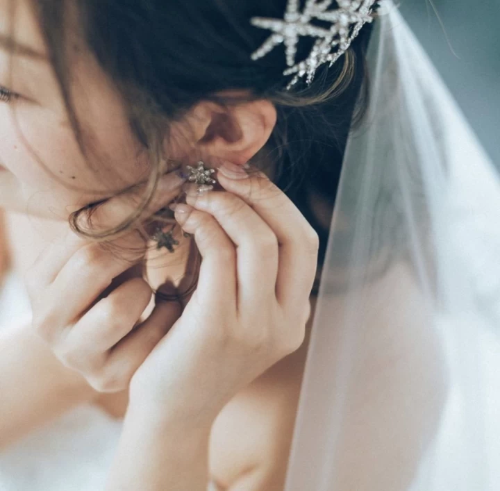 ジェニファーベア　ヘッドドレス Romantic Bridal by THE HAIR BAR TOKYO | THE HAIR BAR TOKYO