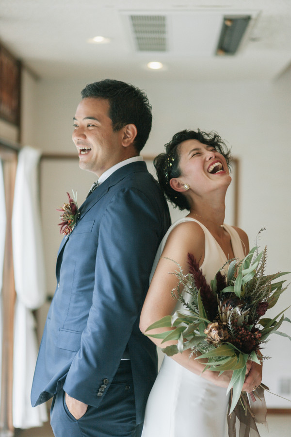コロナで家族だけの結婚式、マイクロウエディング