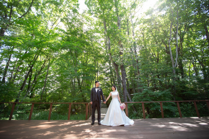 軽井沢で叶える緑と笑顔の結婚式