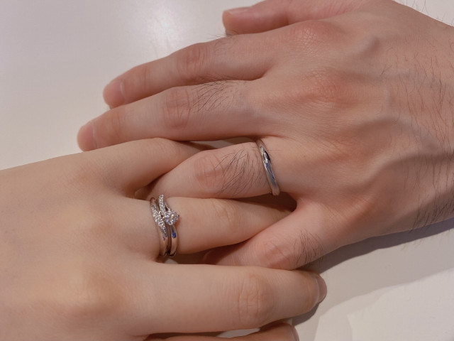 彩花さんの結婚指輪の写真
