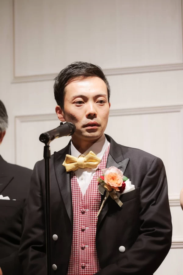 綾鷹さんの新郎衣装の写真