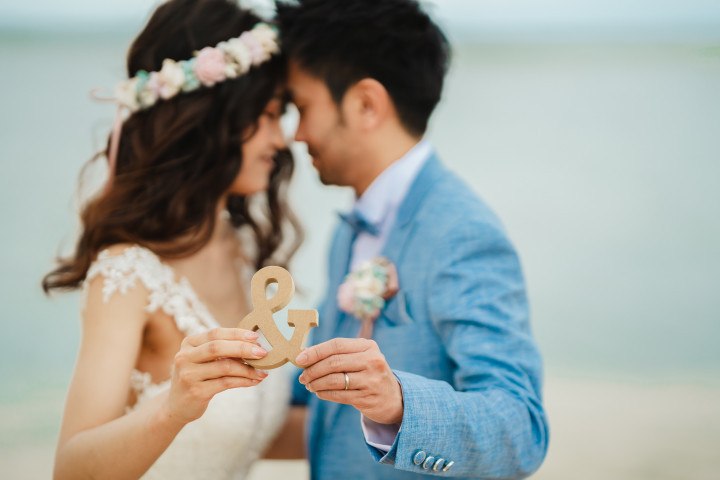 沖縄で海を目の前にした結婚式