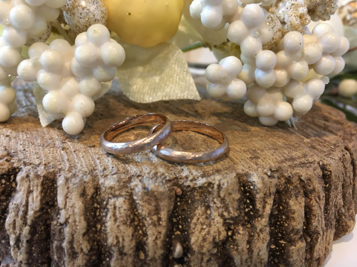 西鷲さんの結婚指輪の写真