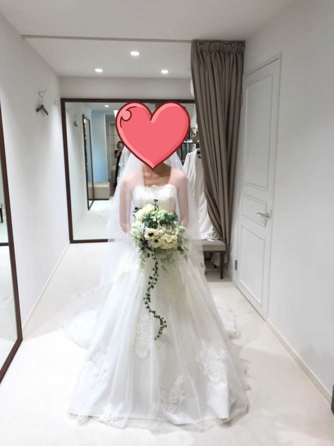 ハチさんのウエディングドレスの写真
