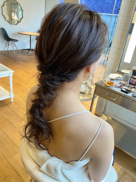 YURIさんのヘアメイクの写真