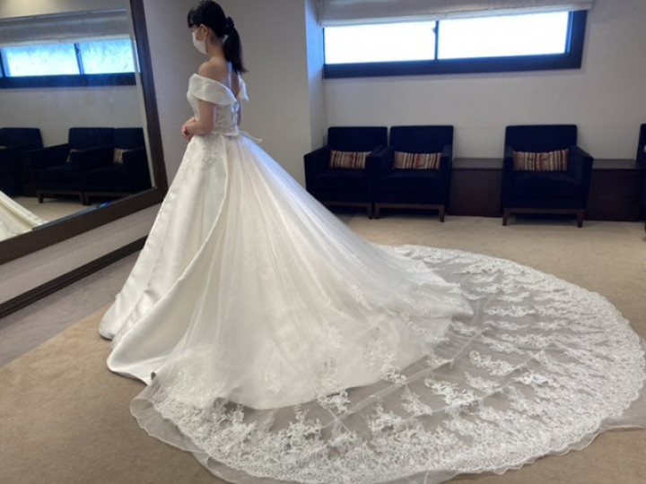 丸さんのウエディングドレスの写真