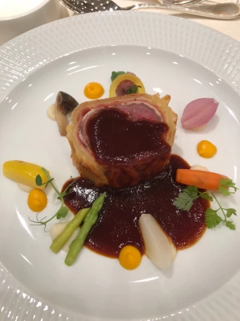 たくさんの料理・ドリンクメニューの写真