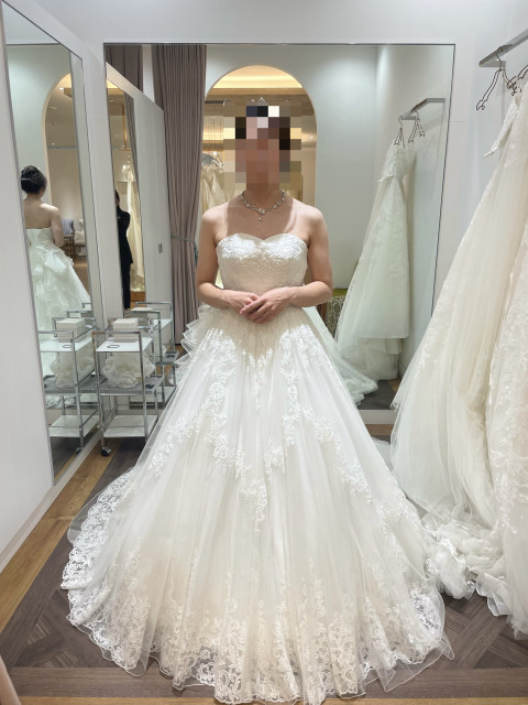 しおさんのウエディングドレスの写真