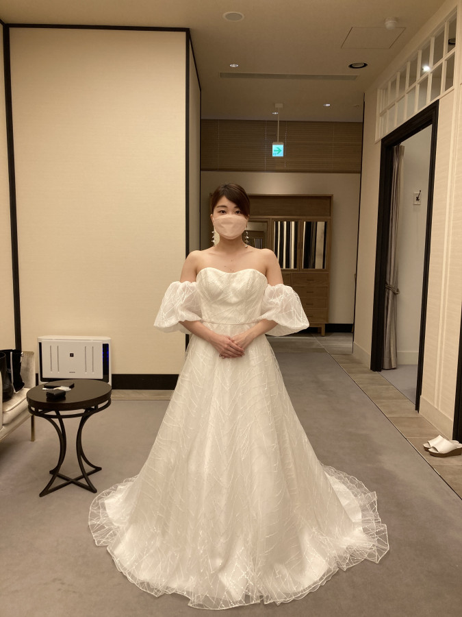 まなみさんのウエディングドレスの写真