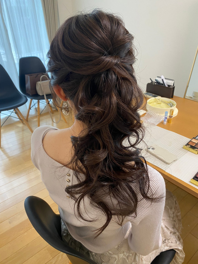 tomomnさんのヘアメイクの写真