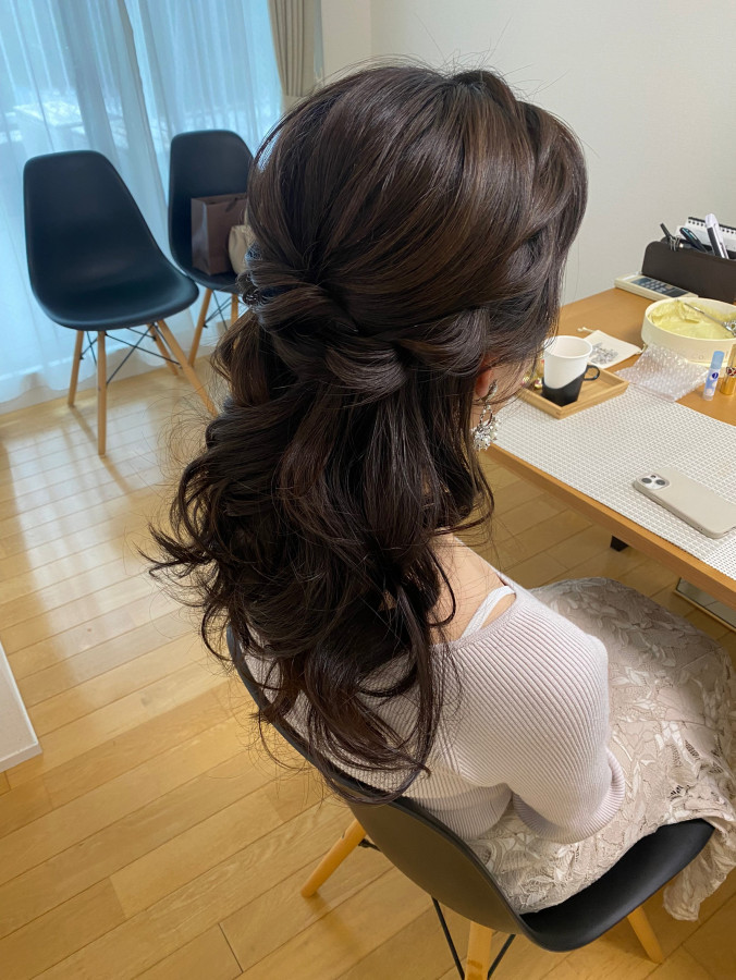 tomomnさんのヘアメイクの写真