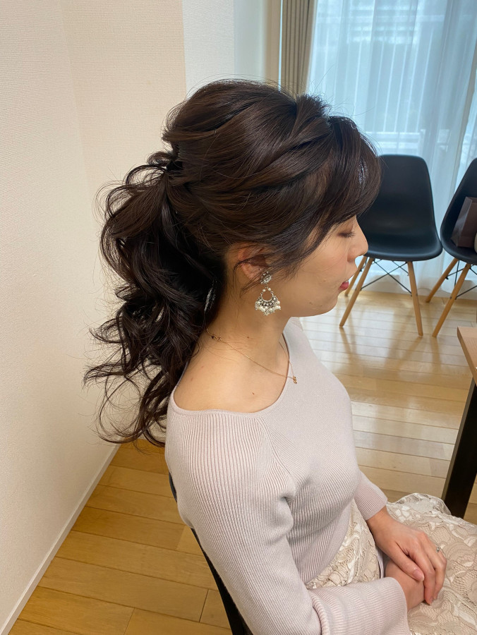 tomomnさんのヘアメイクの写真