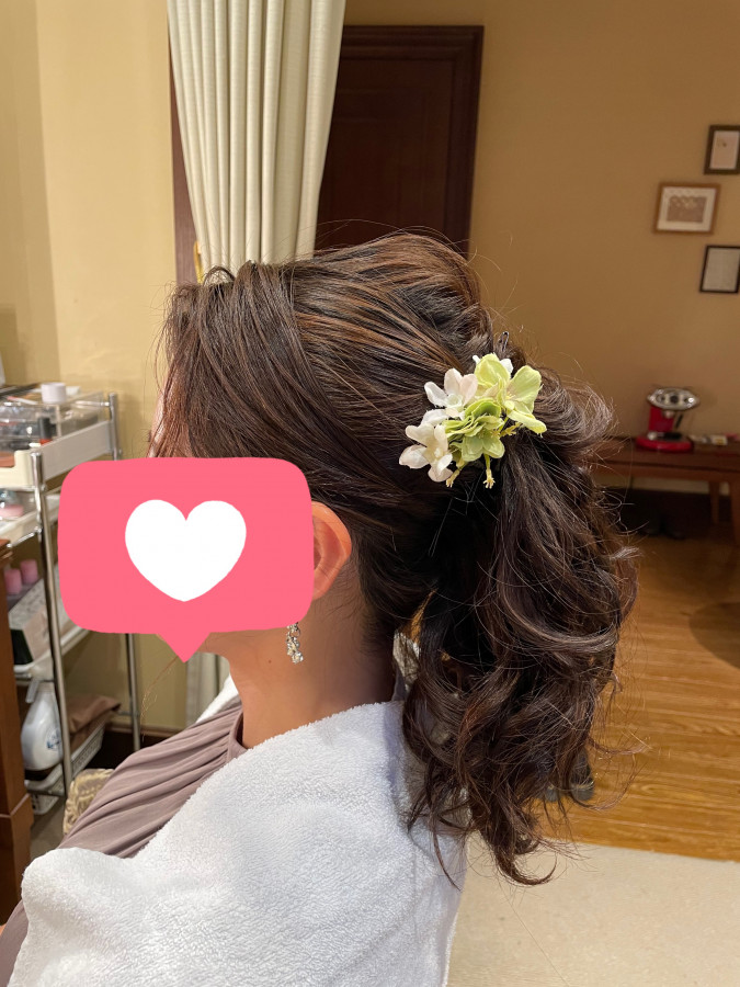 鈴花さんのヘアメイクの写真