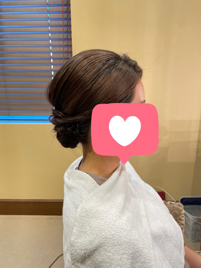 鈴花さんのヘアメイクの写真