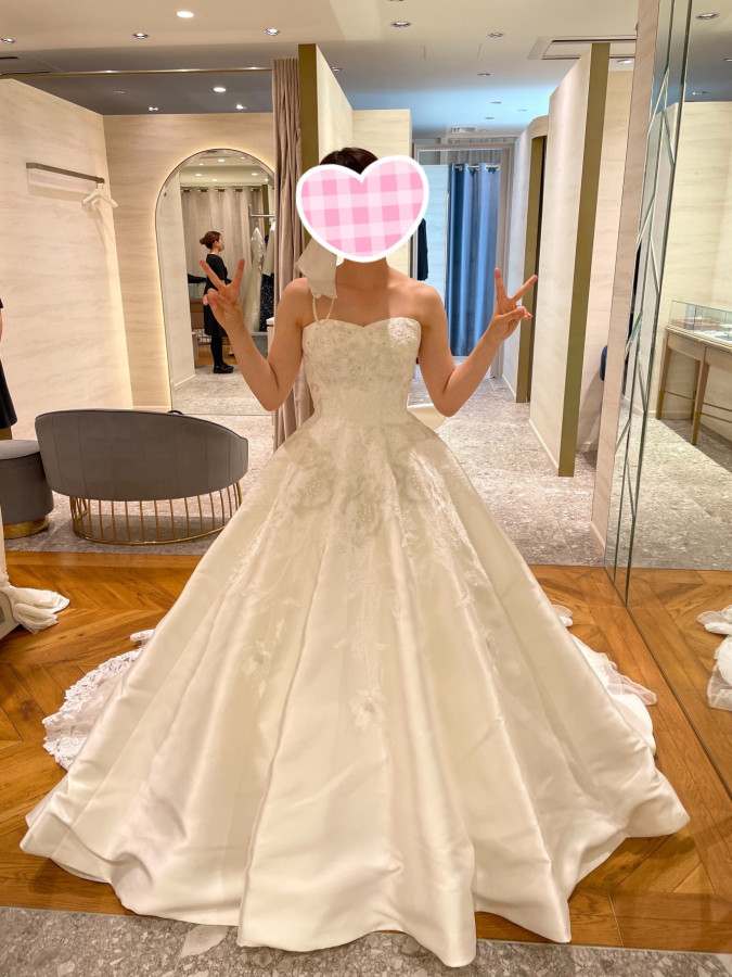 ゆかりんさんのウエディングドレスの写真