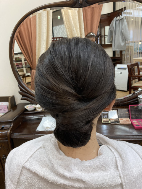 りなさんのヘアメイクの写真