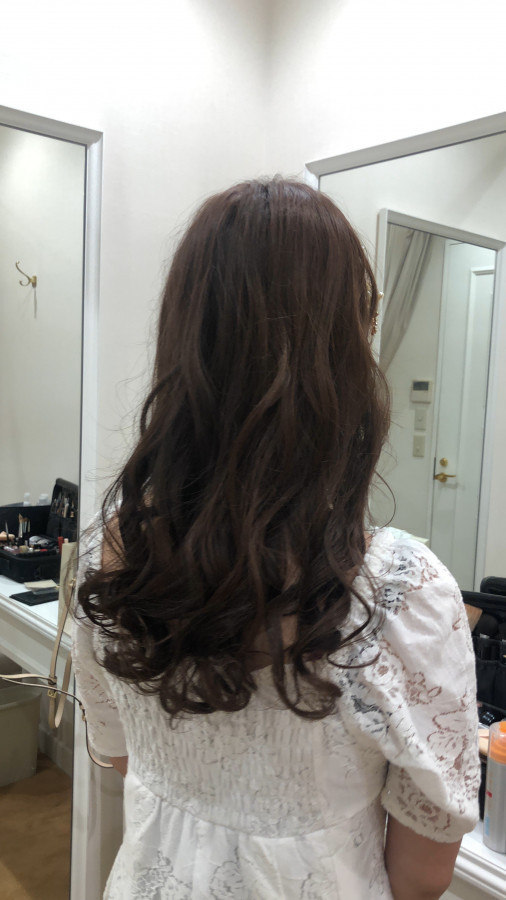 yoshiさんのヘアメイクの写真