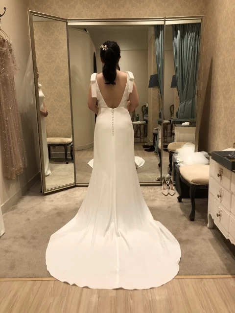 ユリナさんのウエディングドレスの写真