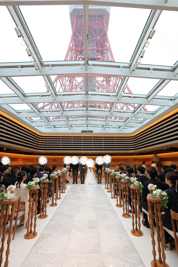 東京タワー麓の圧巻チャペルで挙げる結婚式。料理と演出でゲストへのおもてなし