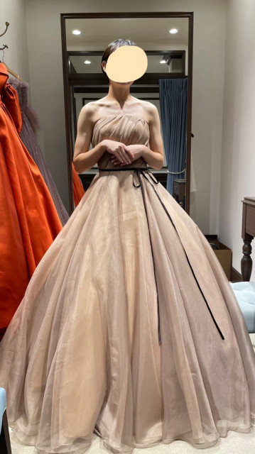 H&Mさんのカラードレスの写真