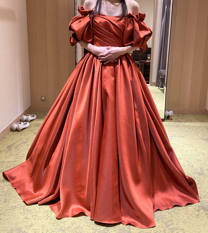 りぃこさんのカラードレスの写真