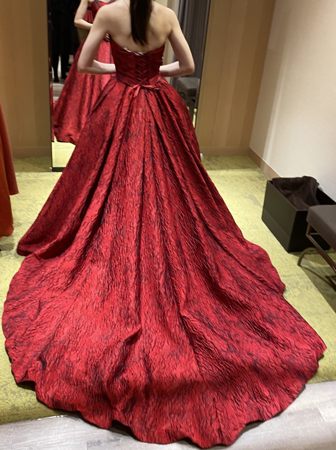 りぃこさんのカラードレスの写真