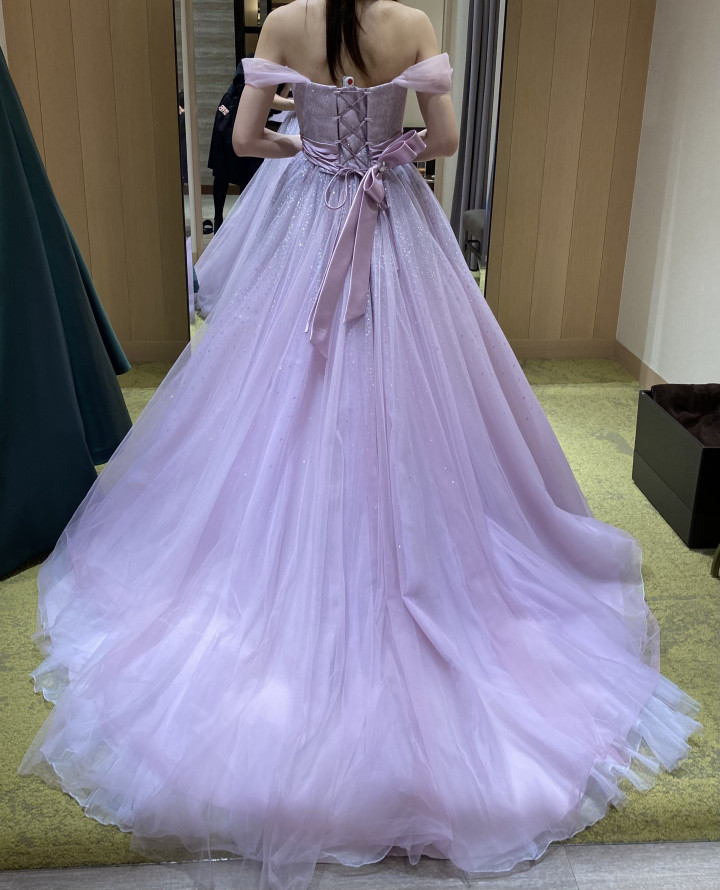 りぃこさんのカラードレスの写真