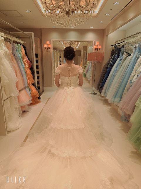 ルイ　ロイ　リンさんのウエディングドレスの写真