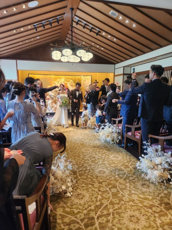 ずっと前から楽しみにしていた結婚式。親族やゲストに囲まれて最高の1日になりました