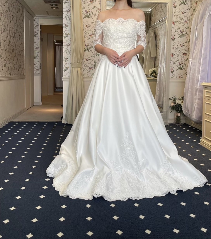 ももかさんのウエディングドレスの写真