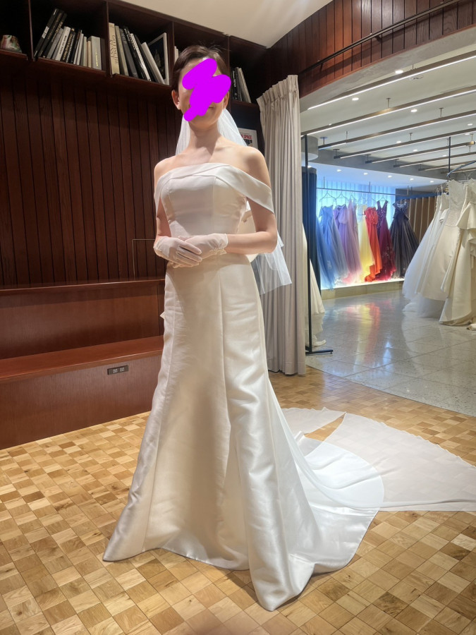 アヤさんのウエディングドレスの写真