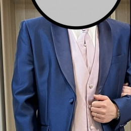 アンナさんの新郎衣装の写真