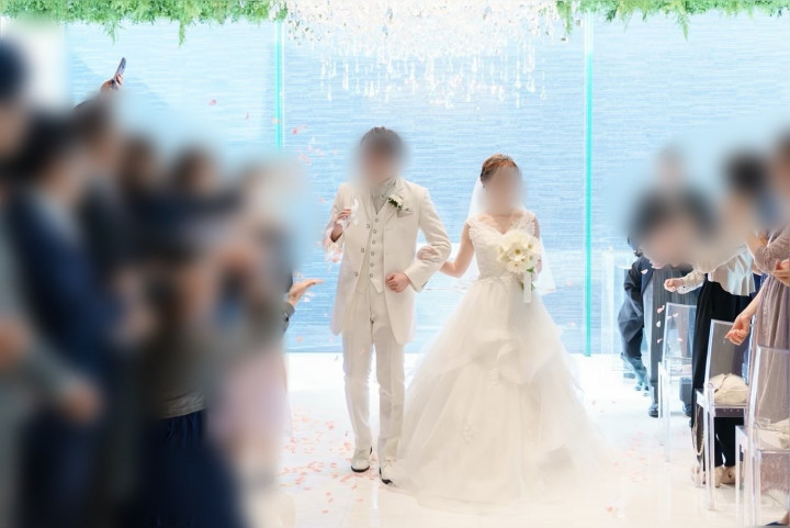 光、ガラス、緑が織りなす美しい会場で素敵な1日を過ごせました