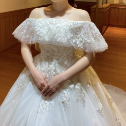 ひなさんのウエディングドレスの写真