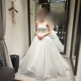 ももこさんのウエディングドレスの写真