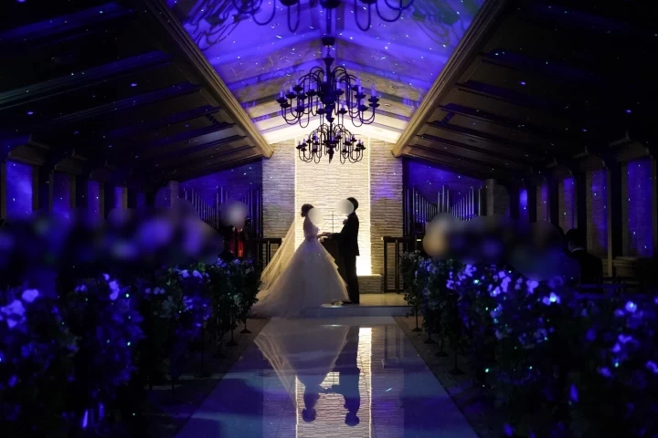 ゲストも自分たちも楽しめるように！と準備し、親族のみでも大盛り上がりの結婚式に