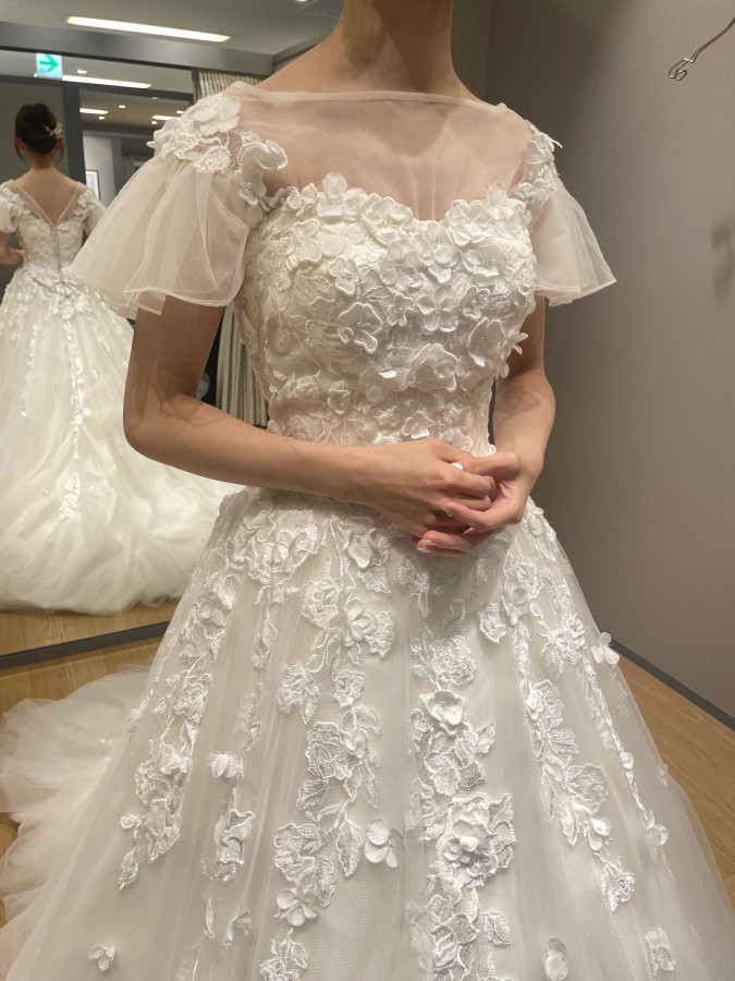 菜の花のてんとうむしさんのウエディングドレスの写真
