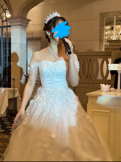ももこさんのウエディングドレスの写真