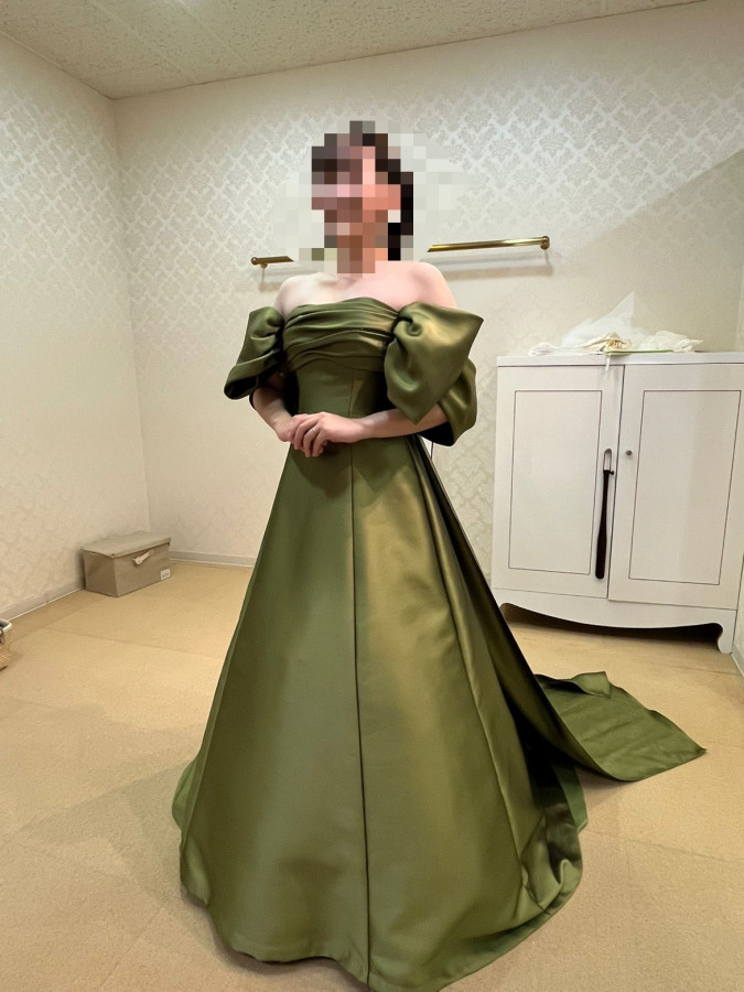 ハナコさんのウエディングドレスの写真