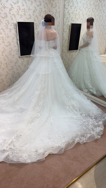ちろるさんのウエディングドレスの写真