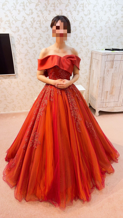 ちろるさんのカラードレスの写真