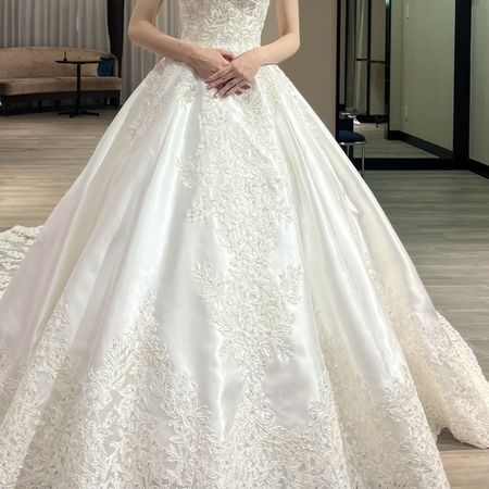 ホテル阪急インターナショナルのドレス・衣装の写真（2枚目）