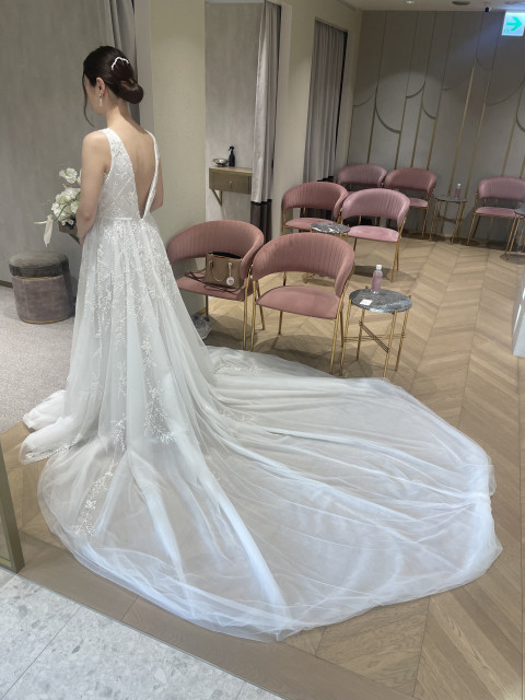 妊娠7ヶ月の花嫁さんのウエディングドレスの写真