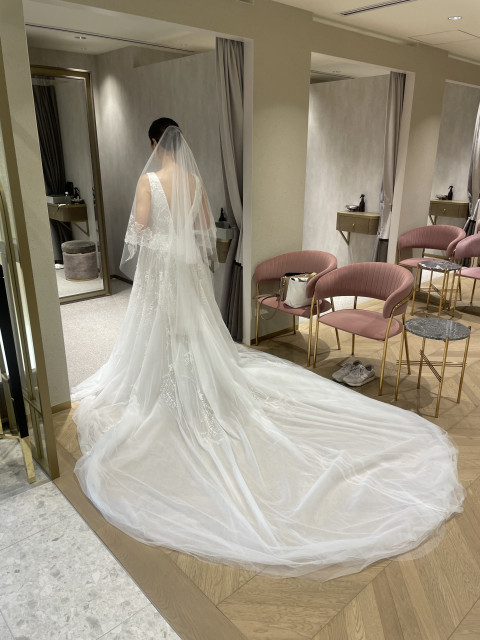 妊娠7ヶ月の花嫁さんのウエディングドレスの写真