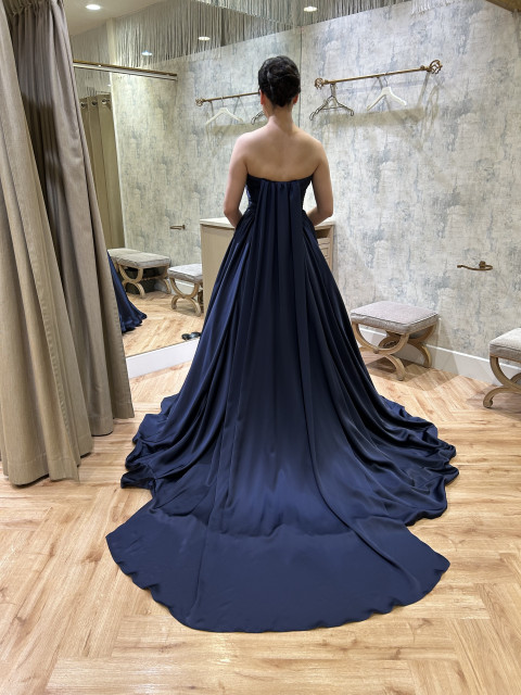 ねむりひめさんのカラードレスの写真