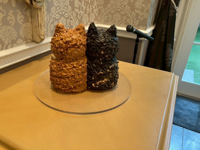 リス犬さんのウエディングケーキの写真