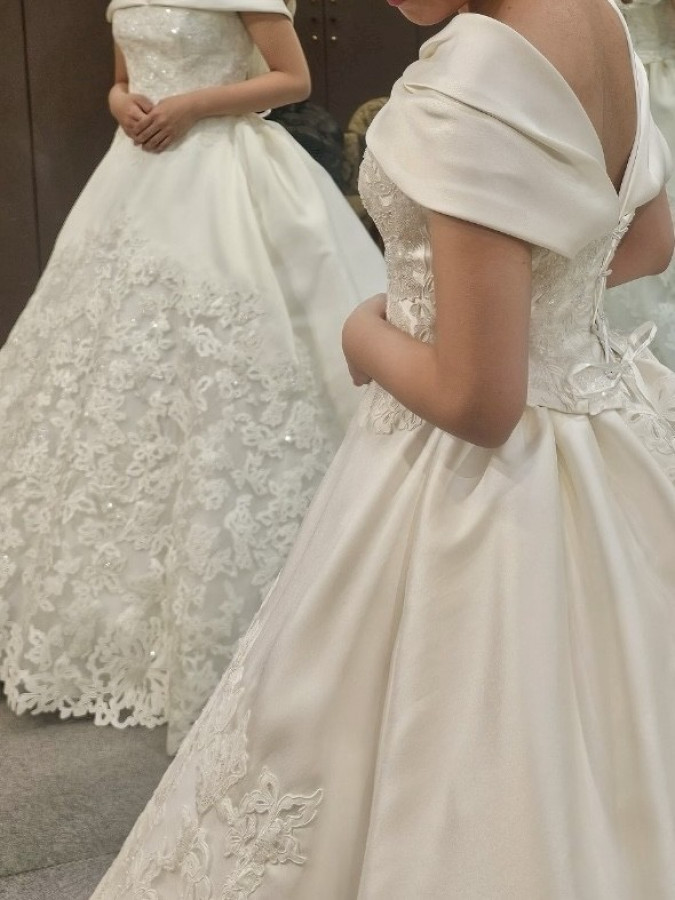 ぷぷぷさんのウエディングドレスの写真