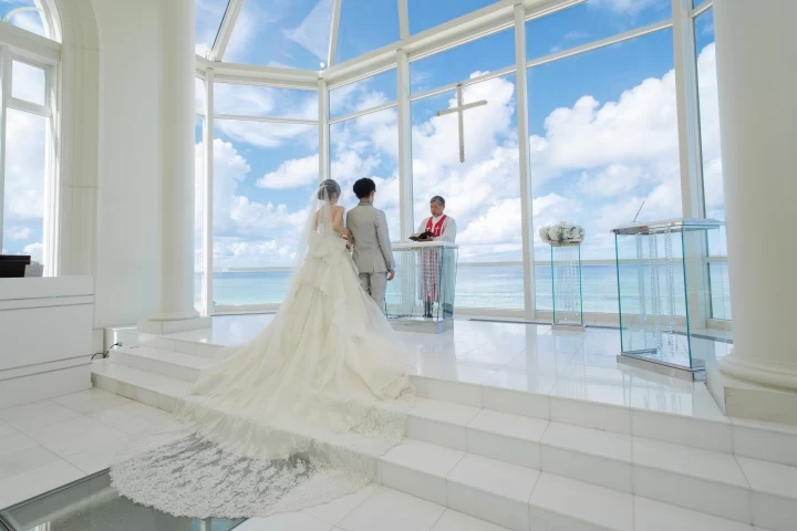 ラソール ガーデン・アリビラ クリスティア教会 チュチュリゾート