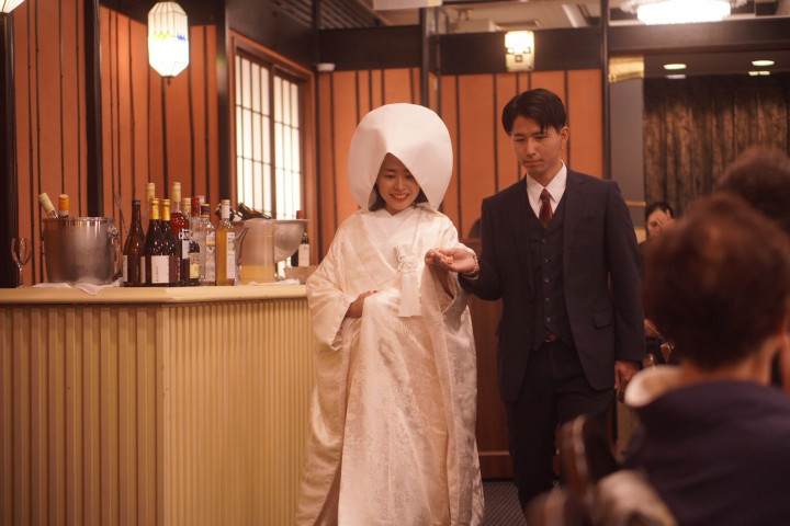 笑顔いっぱい！雨ニモマケズ、終始笑顔で晴れやかな人前式&披露宴