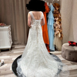 みんさんのウエディングドレスの写真